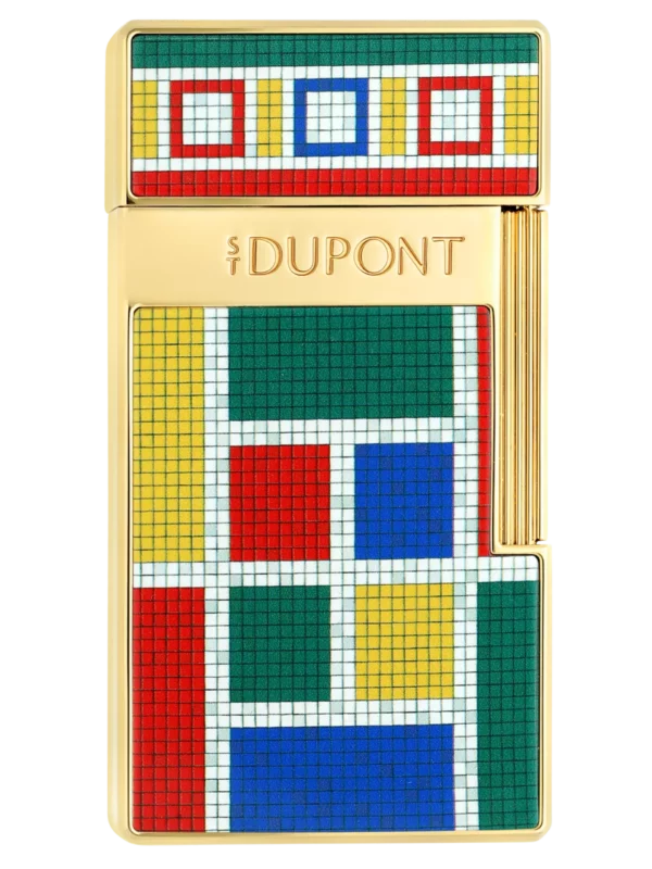 Vue de face du briquet S.T. Dupont Biggy, finition en laque Casablanca, symbole de luxe et d’élégance.