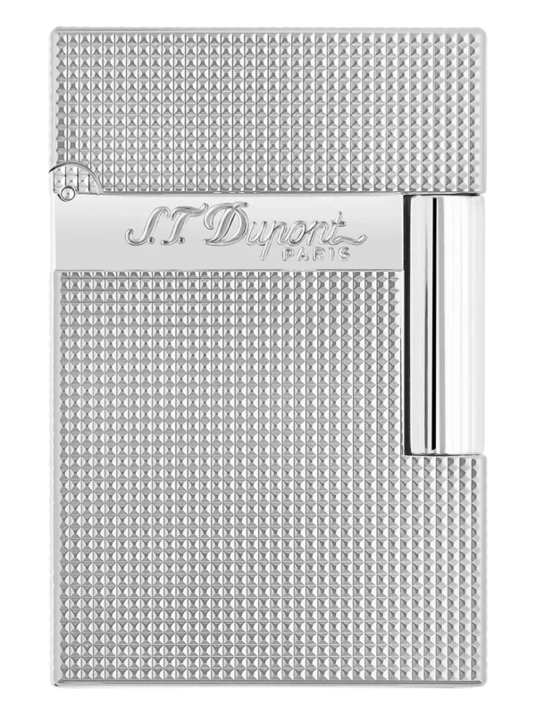 Vue de face du briquet S.T. Dupont Ligne 2 Small, finition pointe de microdiamant palladium argenté, un modèle raffiné et compact.