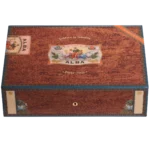 Vue de dessus de la cave à cigares Elie Bleu Flor de Alba en bois de Bubinga, modèle 110 cigares, disponible chez A La Civette.