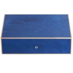 Vue de dessus de la cave à cigares Elie Bleu Madrona bleu, capacité de 110 cigares, disponible chez A La Civette Paris.