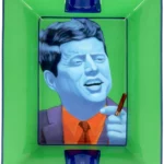 Face avant du cendrier Siglo JFK, un design élégant inspiré de JFK - A La Civette.