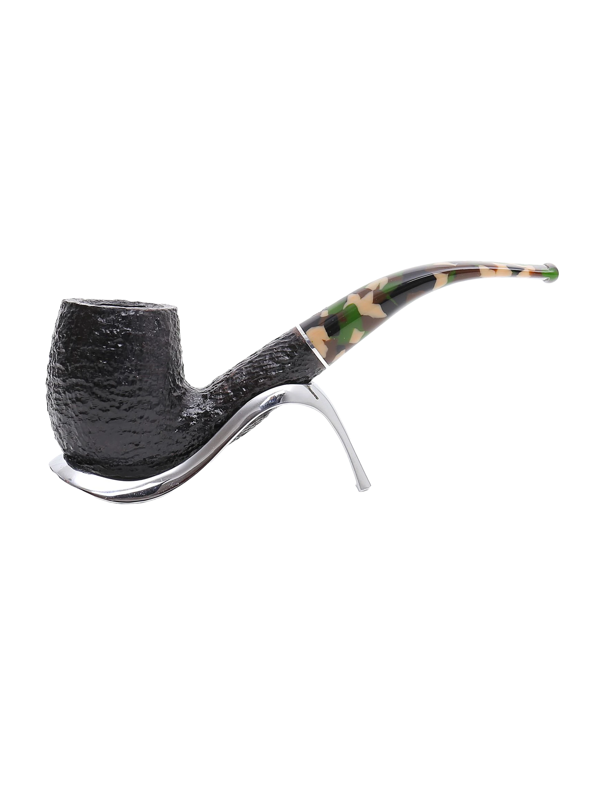 Pipe Savinelli Camouflage 606 KS sur support, vue de profil, forme courbée, finition noir rustique, filtre 9 mm - A La Civette.