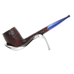 Pipe Savinelli Esploratore Marinaïo sur support, vue de profil, finition rustique, forme droite, filtre 3 mm - A La Civette.