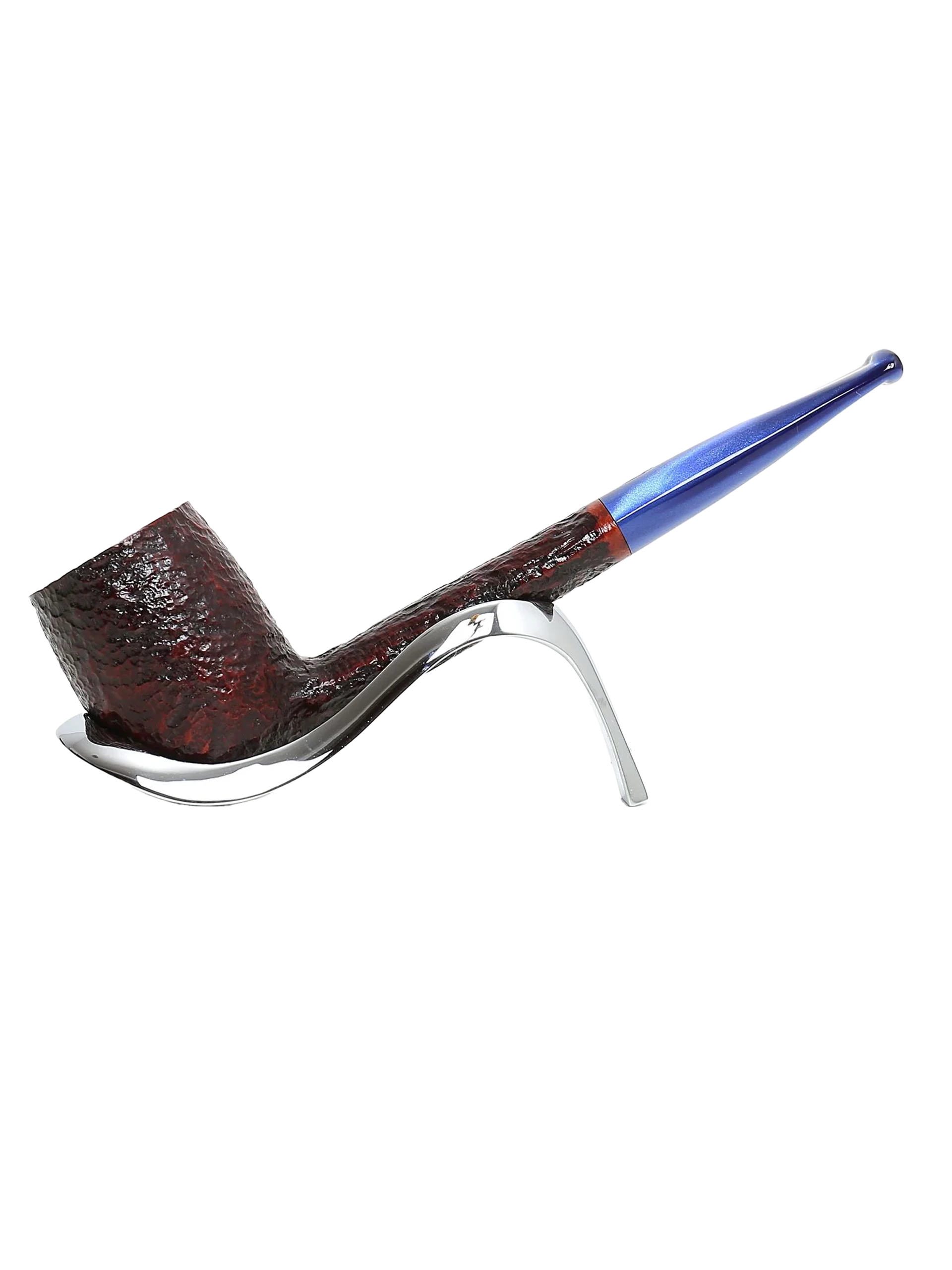 Pipe Savinelli Esploratore Marinaïo sur support, vue de profil, finition rustique, forme droite, filtre 3 mm - A La Civette.