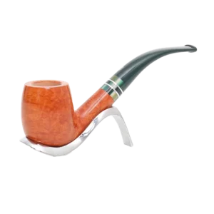 Pipe Savinelli Foresta sur support, vue trois quarts, forme courbée, finition naturelle, filtre 9 mm - A La Civette.