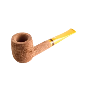 Pipe Savinelli Ghibli 111 en vue trois quarts, forme droite, finition rustique, filtre 9 mm - A La Civette.