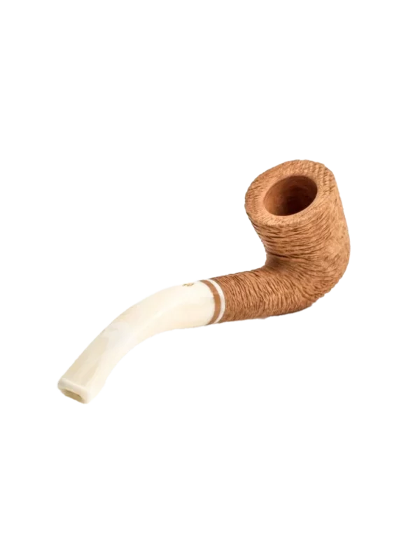 Pipe Savinelli Lino 611 en vue arrière, forme courbée, finition rustique, filtre 9 mm - A La Civette.