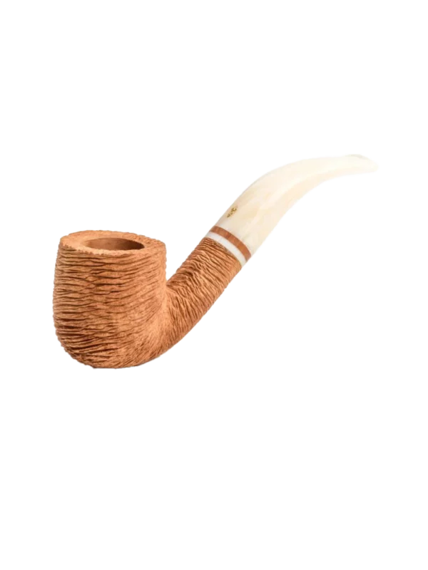 Pipe Savinelli Lino 622 en vue trois quarts, forme courbée, finition rustique, filtre 9 mm - A La Civette.