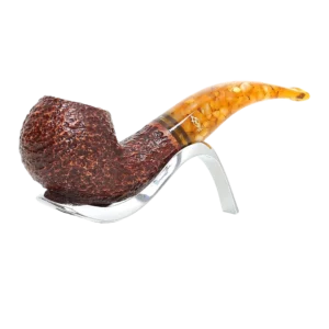 Pipe Savinelli Miele sur support, vue trois quarts, forme courbée, finition rustique, filtre 9 mm - A La Civette.