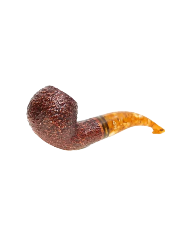 Pipe Savinelli Miele en vue trois quarts, forme courbée, finition rustique, filtre 9 mm - A La Civette.