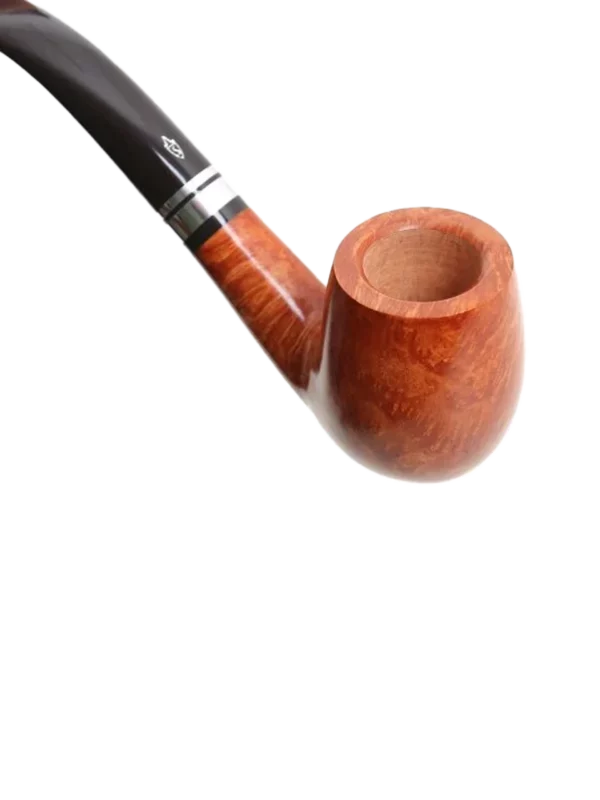 Pipe Savinelli Minerva Liscia en vue trois quarts inversée, forme courbée, finition naturelle, filtre 9 mm - A La Civette.