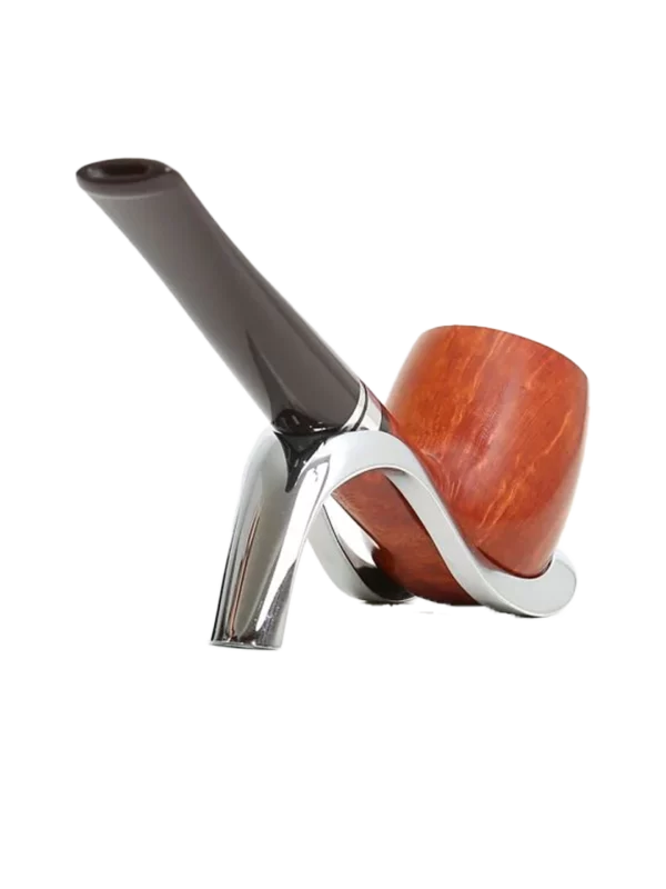 Pipe Savinelli Minerva Liscia sur support, vue arrière, forme droite, finition naturelle, filtre 6 mm - A La Civette.