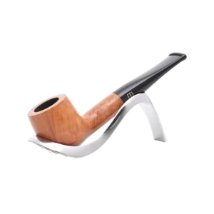 Pipe Savinelli Minuto sur support, vue trois quarts, forme droite, finition naturelle, filtre 6 mm - A La Civette.