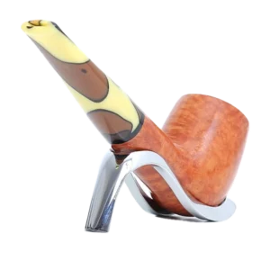 Pipe Savinelli Paloma 101 sur support, vue arrière, forme droite, finition naturelle, filtre 9 mm - A La Civette.