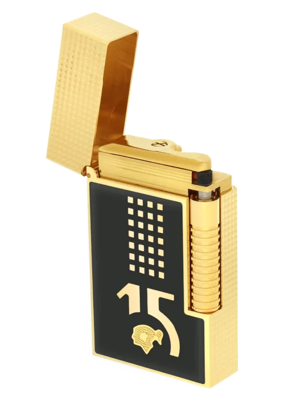 Briquet S.T. Dupont Le Grand Dupont Behike noir – Vue trois quarts ouvert – Briquet haut de gamme pour cigare