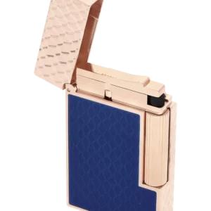 Briquet S.T. Dupont Ligne 2 Dragon Bleu Roi – Vue trois quarts ouvert – Accessoire prestige pour amateurs de cigares