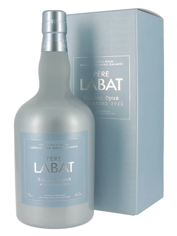 A-La-Civette-Spiritueux-Rhum-Pere-Labat-Silver-opus-2011-boite-bouteille-face Coffret et bouteille du rhum Père Labat Silver Opus 2011 – face – A La Civette