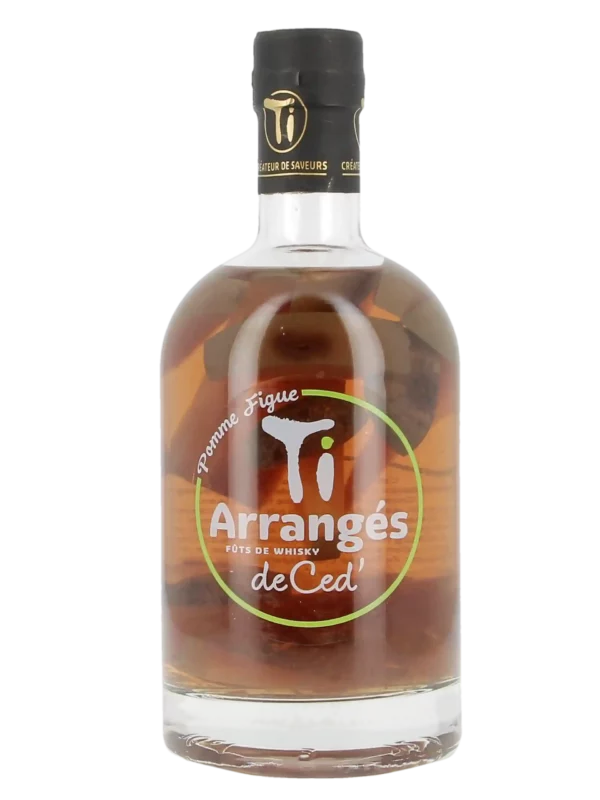 A-La-Civette-Spiritueux-Rhum-Ti-Ced-Pomme-figue-face Vue de face de la bouteille de rhum Ti Ced' Pomme Figue – Rhum arrangé gourmand aux fruits de saison