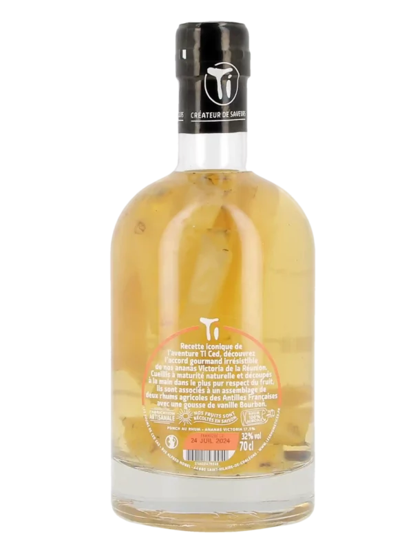 Vue arrière de la bouteille de rhum Ti Ced' Ananas Victoria – Rhum arrangé artisanal aux fruits frais