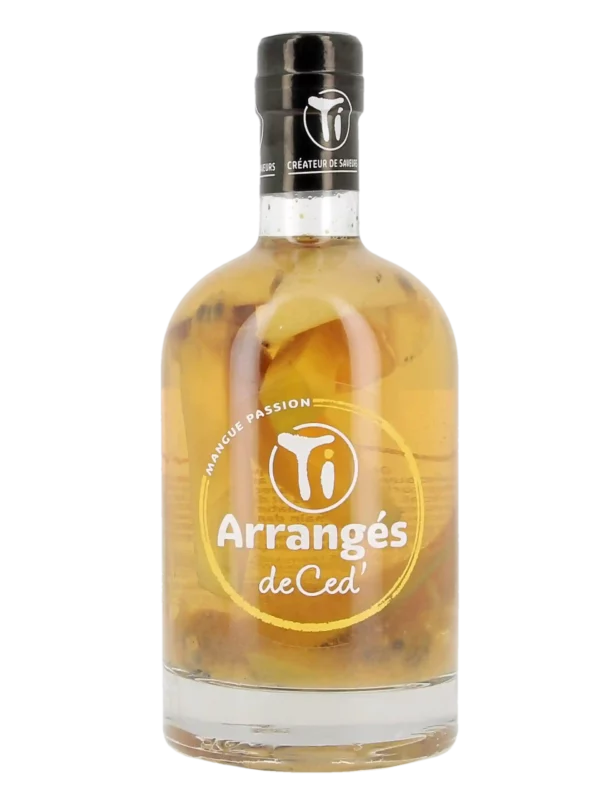 A-La-Civette-Spiritueux-Rhum-Ti-Ced-Ti-arrangé-mangue-passion-face Vue de face de la bouteille de rhum Ti Ced' Mangue Passion – Rhum arrangé fruité et gourmand
