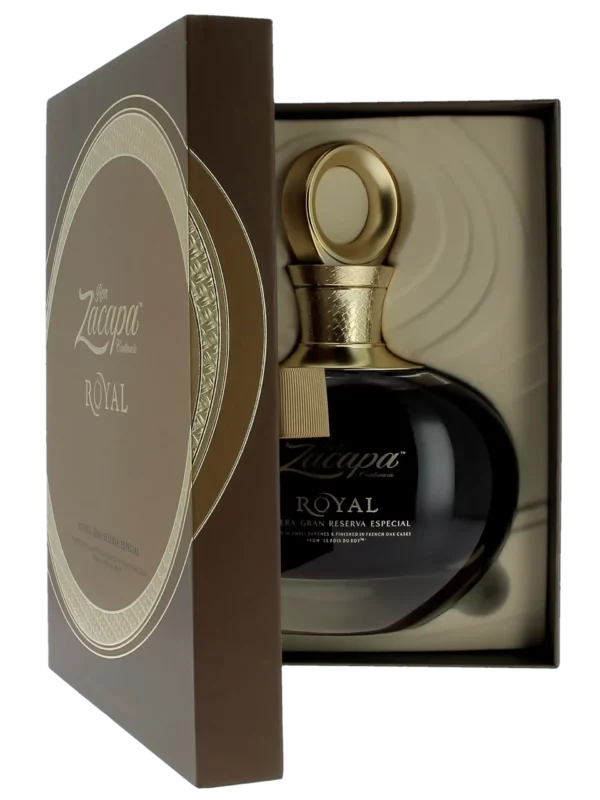 Coffret ouvert et bouteille du rhum Zacapa Royal – vue de face – A La Civette