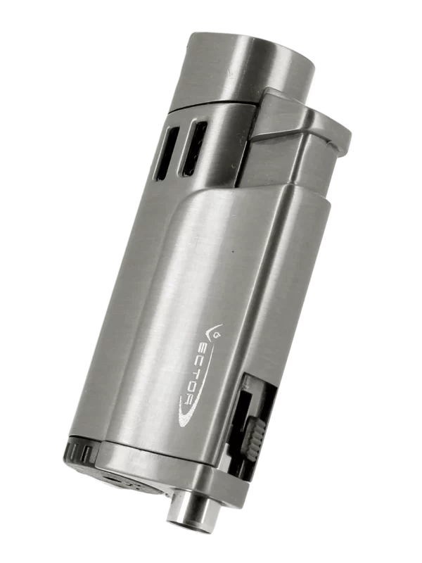 Briquet Vector Throne finition gunmetal satiné – vue trois quarts, accessoire moderne et élégant pour cigares.