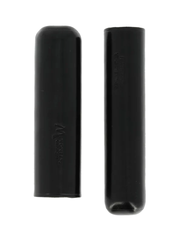 Étui à cigare Montes Londres simple en cuir noir – ouvert, accessoire haut de gamme pour amateurs de cigares.