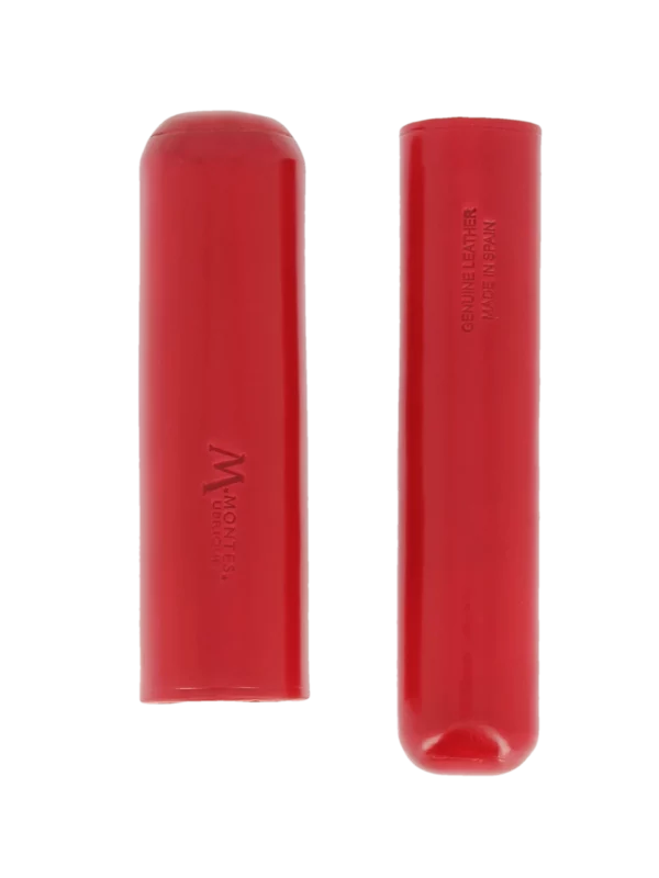Étui à cigare Montes Paris simple en cuir rouge – ouvert, accessoire pratique et raffiné.