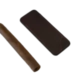 Étui à coupe-cigare Les Fines Lames marron avec cigare – accessoire premium La Civette Paris
