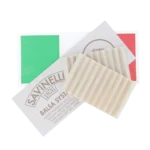 Boîte de 20 filtres à pipe Savinelli Balsa 6 mm ouverte avec filtres visibles.