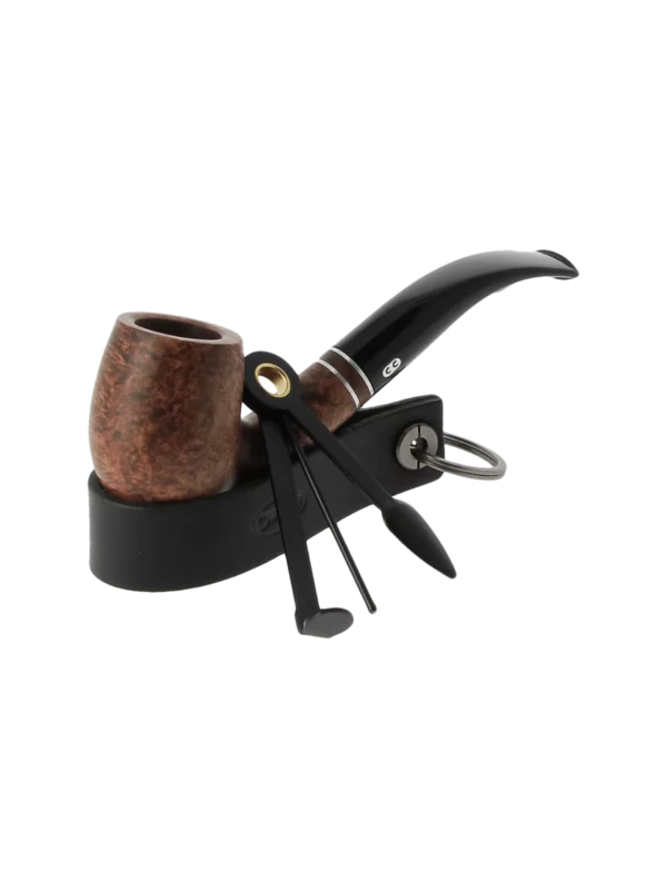 Porte-pipe et cure-pipe Chacom PP noir avec une pipe posée.