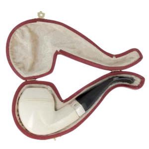Pipe Levent écume de mer sculptée à la main – n°5 forme Bulldog courbée finition polie filtre 3 mm, présentée dans sa boîte.