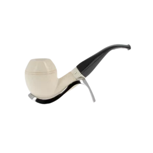 Pipe En Écume De Mer Sculptée À La Main - Levent n°5 forme Bulldog courbée finition polie filtre 3 mm, vue de profil.