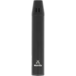 Vue de face du briquet Mantis Caliber noir – accessoire à cigares premium disponible chez A La Civette Paris.
