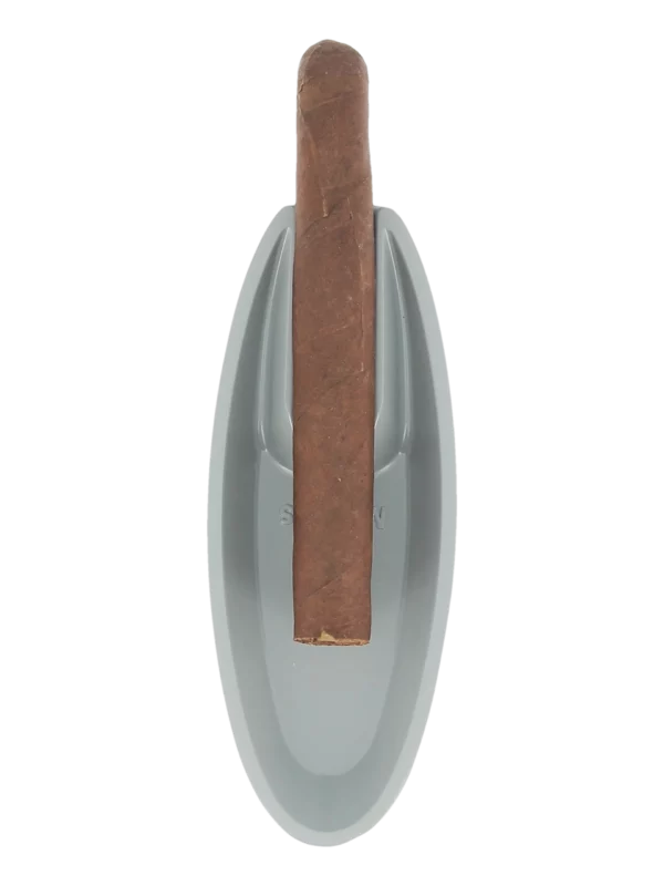 Cendrier Mantis Streamline gris avec cigare – accessoire à cigares de luxe chez A La Civette.