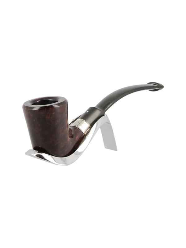 Pipe Dunhill Alexander Graham Bell 15/25, forme courbée finition brillante avec filtre 3 mm – Vue trois quarts sur support – A La Civette Paris.