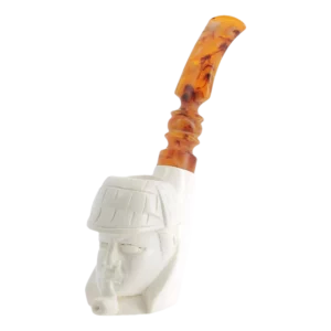Pipe Levent écume de mer sculptée à la main n°13 Sherlock fumé, forme courbée finition polie avec filtre 3 mm – Vue trois quarts – A La Civette Paris.
