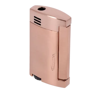 Briquet Vector Magnum rose gold satin en vue trois quarts – Accessoire à cigares de luxe disponible chez A La Civette