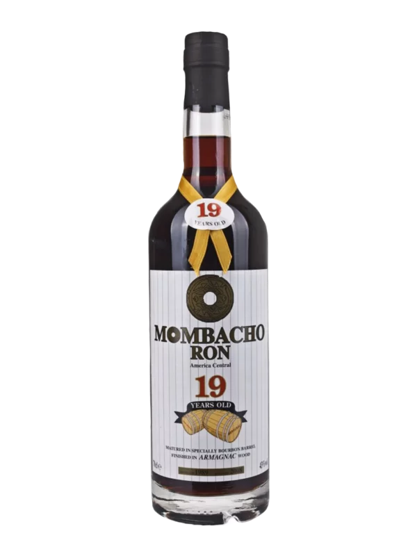 A-La-Civette-Vins-et-spiritueux-Rhum-Mombacho-19-ans-bouteille-face Rhum Mombacho 19 ans – bouteille vue de face – A La Civette Paris