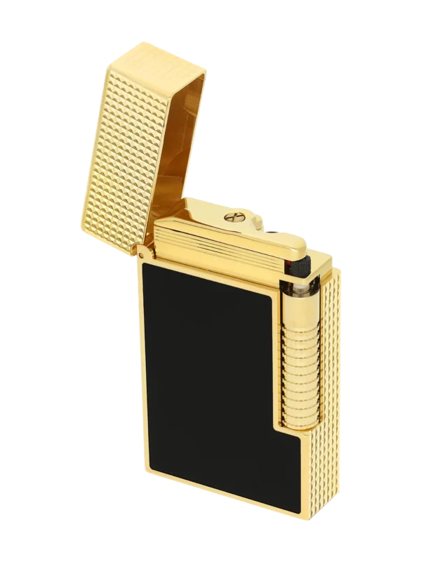 Briquet S.T. Dupont Le Grand Dupont Cling laque noir et doré trois quarts ouvert – Briquet haut de gamme cigare