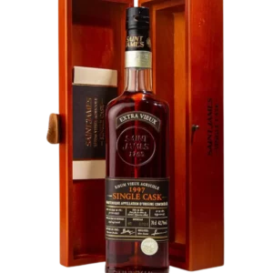 A La Civette Vins et spiritueux, rhum Saint James Single Cask Millésime 1997, boîte ouverte et bouteille face, spiritueux de prestige.