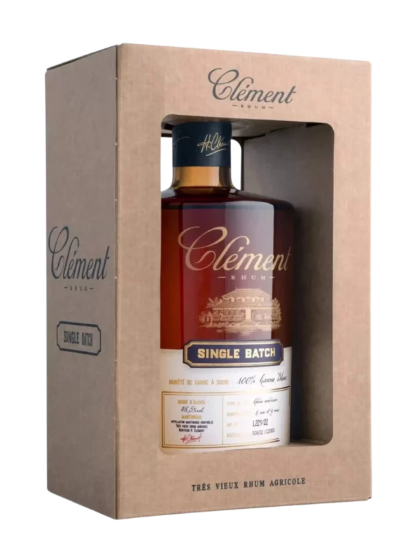 A-La-Civette-Vins-et-spiritueux-Rhum-Clement-Single-batch-canne-bleue-boite-bouteille-face A La Civette Vins et spiritueux, Rhum Clément Single batch canne bleue, boîte et bouteille face, spiritueux premium.