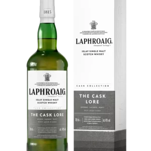 Vue face de la boîte et de la bouteille du whisky Laphroaig The Cask Lore, spiritueux premium disponible chez A La Civette.