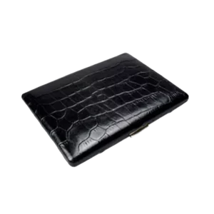 Étui à cigarettes Tsubota Pearl en cuir grainé noir vue trois quarts, accessoire à cigarettes luxe A La Civette