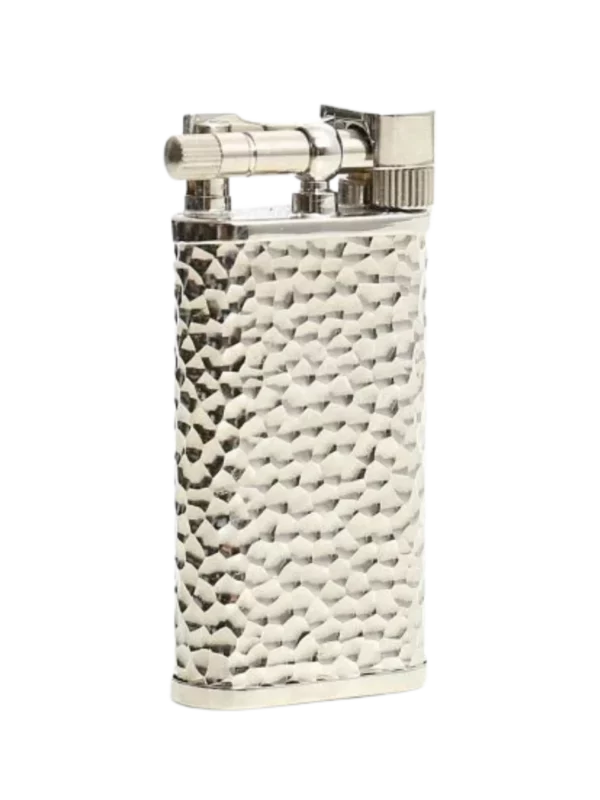 A La Civette Accessoires à pipes Briquets à pipe Chacom Tsubota Pearl CC105 chrome martelé en vue de trois quarts, briquet à pipe finition chrome martelée.