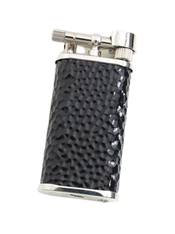 A La Civette Accessoires à pipes Briquets à pipe Chacom Tsubota Pearl CC105 noir martelé incliné avec finition noire texturée et éléments chromés.