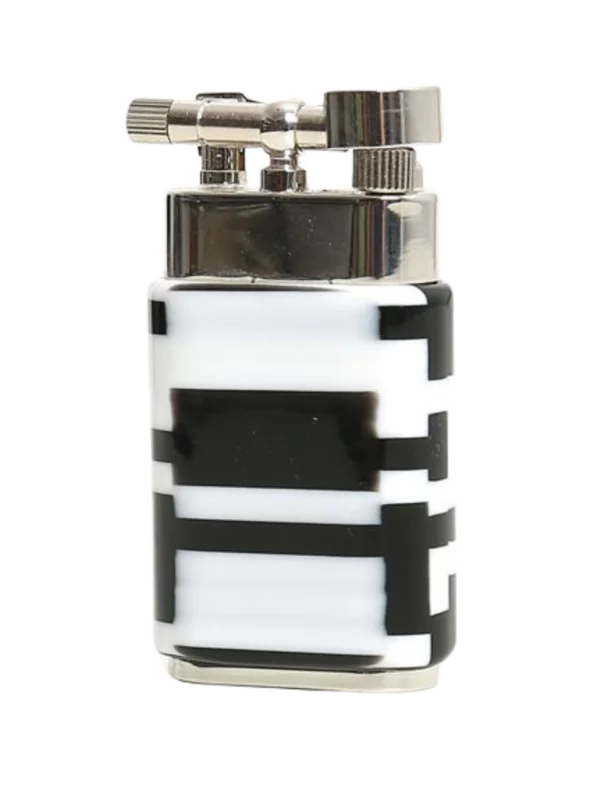 A La Civette Accessoires à pipes Briquets à pipe Savinelli Fantasy Pulcinella face, briquet à pipe noir et blanc au motif géométrique contemporain.