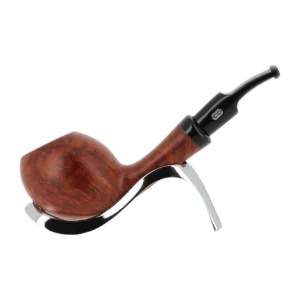 A La Civette Pipes Chacom Anton brun mat by Tom Eltang forme courte finition lisse sans filtre sur support, vue de profil.