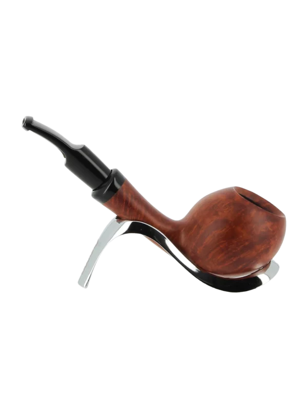 A La Civette Pipes Chacom Anton brun mat by Tom Eltang forme courte finition lisse sans filtre sur support, vue de profil inversé.