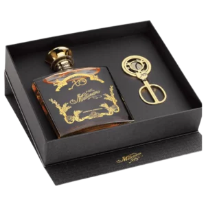 A La Civette Vins et spiritueux Rhum Millonario XO coffret coupe-cigare boîte ouverte, coffret cadeau premium avec rhum de prestige et coupe-cigare.